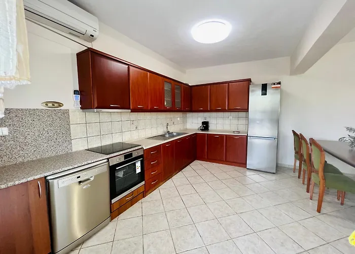 Appartement Elia Karianí